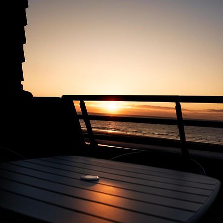 White & Sea, Face A La Mer Bray-Dunes Bagian luar foto
