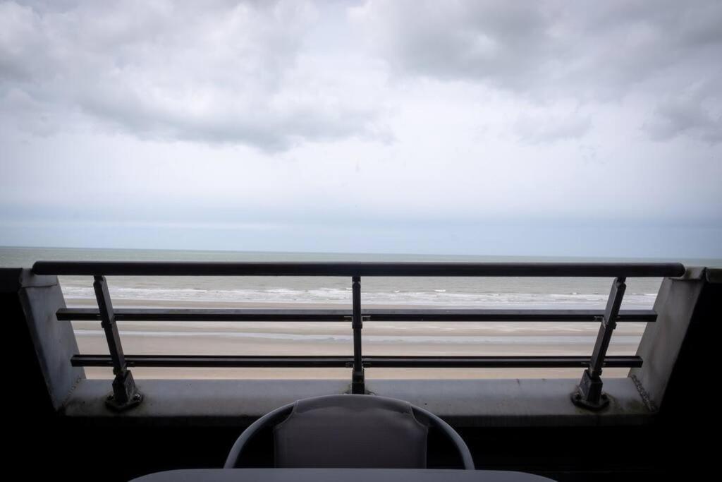 White & Sea, Face A La Mer Bray-Dunes Bagian luar foto